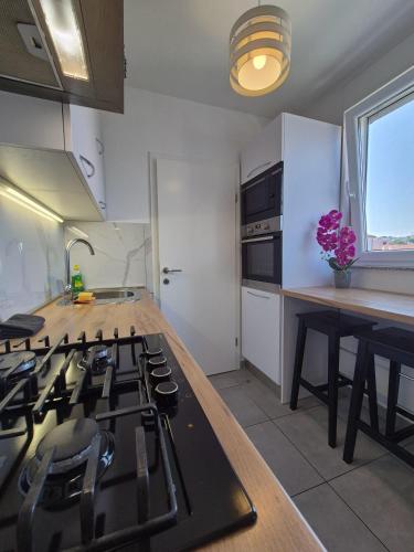 Victory Sea View Apartment