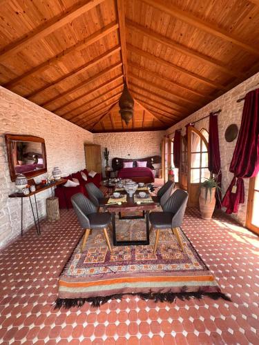 Un lugar para sentarse en Villa panoramic sur la mer