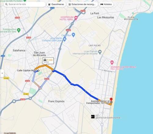 a google map with a blue and yellow at Encantador Ático a 2,6 km de la Playa in San Juan de Alicante
