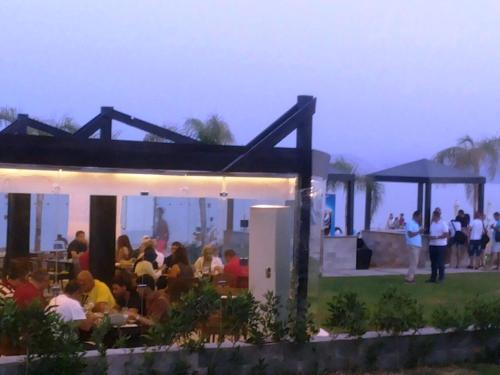 A restaurant or other place to eat at Elite Residence & Aqua Park