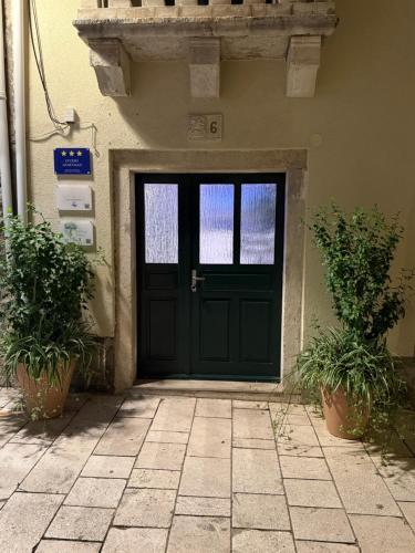 Facciata o entrata di Pag Marina Vero Apartments