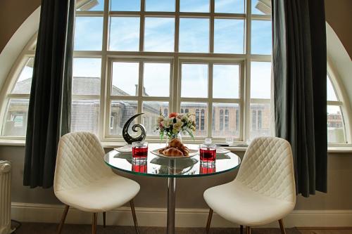 Imagine din galeria proprietății Central Harrogate 2 bed spacious apt, Conference Centre în Harrogate