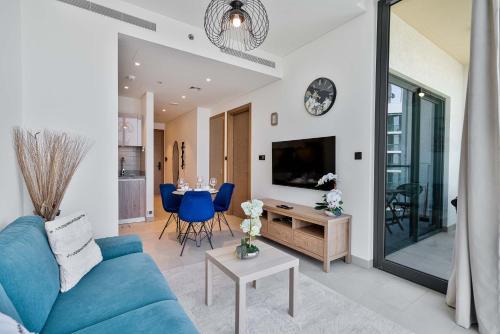 PVH - Sobha Waves - Serene 1BR minutes to Downtown