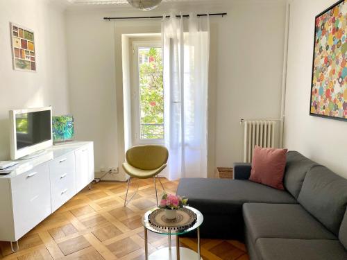 8 minutes walking from Lausanne Train station