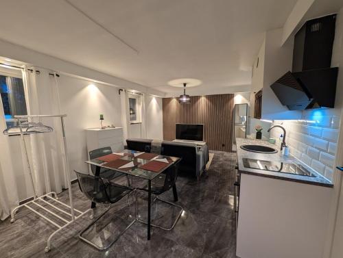 ウプランズ・ヴェスビーにあるA fully renovated Alkov houseのギャラリーの写真