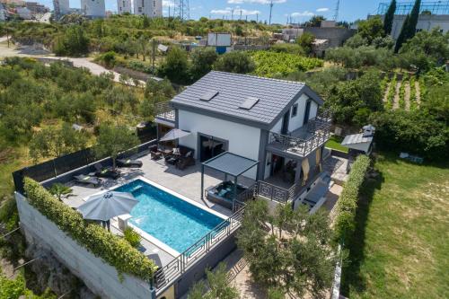 Luxury villa Stocia Split with swimming pool, sauna and jacuzzi in a peaceful location in Split