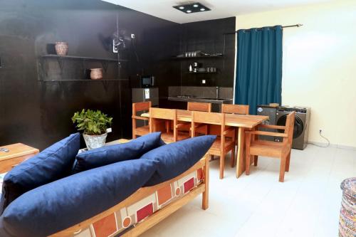 O bucătărie sau chicinetă la À 2 pas de la plage, 80 metres de la mer, 1 SALON, 1 CHAMBRE et 2 SDB