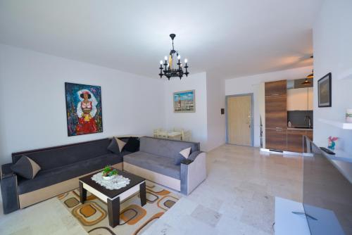 Beachside Hill Apartment