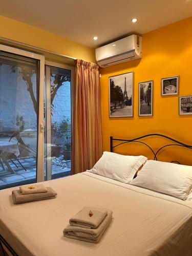 Cozy ground floor studio near metro!