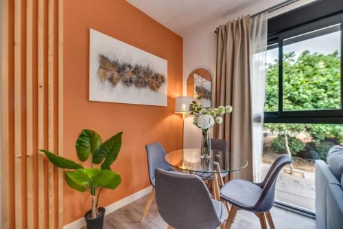 Modern Unit 5 mins walk to Historical