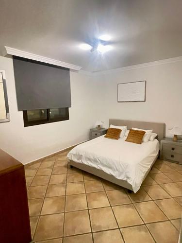Elegant Suite Near Sea and Port Banus