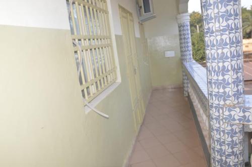 Fotografie z fotogalerie ubytování Torobali IMMO Apartment 5- Bright 1BR Flat- Balcony- Perfect for Business Trips v destinaci Bamako