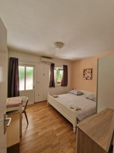 Apartments by the sea Korcula - 4349