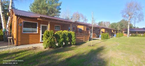 Zdjęcie z galerii obiektu Domki Letniskowe Solaris w mieście Białogóra