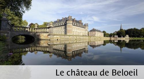 a castle with a bridge over a body of water at Hotel-Restaurant Horizon Ath-Lessines in Ghislenghien