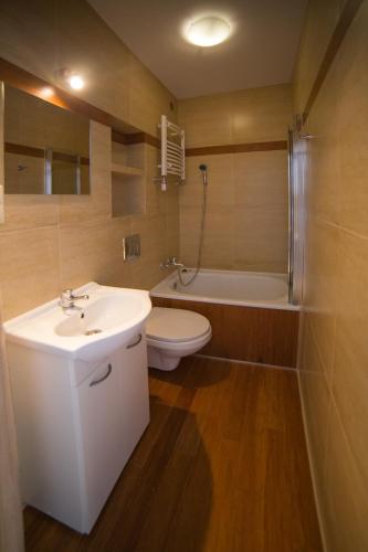 Salle de bains dans l'établissement OperaHostel