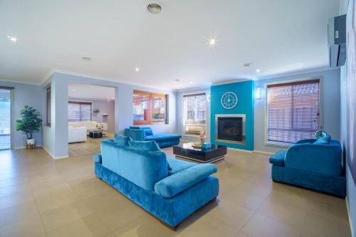 Χώρος καθιστικού στο Modern 4BR Family Home in Tarneit Spacious Retreat