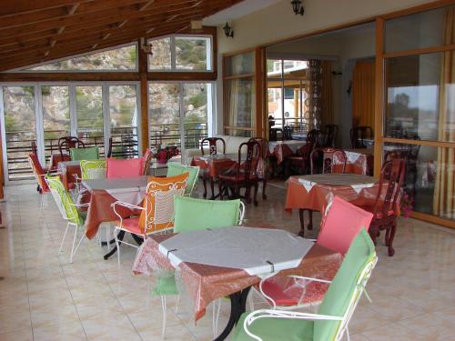 Gallery image of Petit Palais Hotel in Loutraki