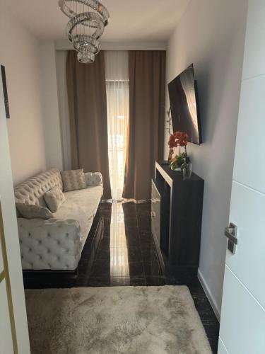 Χώρος καθιστικού στο Adela & Robert Home cu piscină și parcare privată