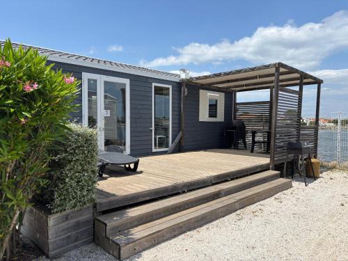 Azur Premium Climatisé 4 étoiles au camping la presqu'île du Barcarés vue imprenable