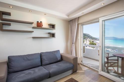 Molos Seaside Apartment