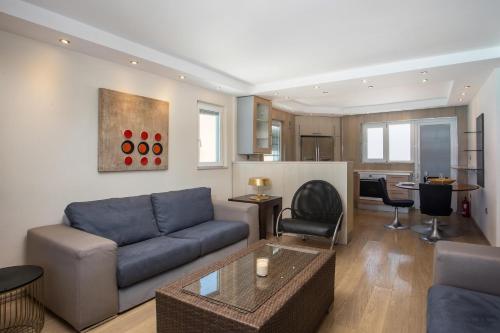Molos Seaside Apartment