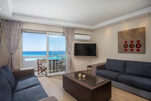 Molos Seaside Apartment