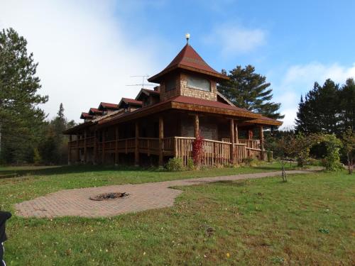 Gallery image of Lenroot Lodge in Seeley