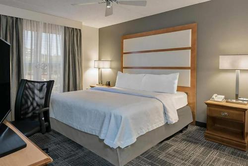 Gallery image of MainStay Suites Phoenix North in Phoenix