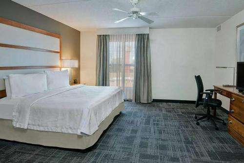 Gallery image of MainStay Suites Phoenix North in Phoenix