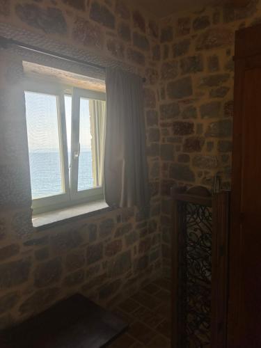 Gallery image of Arapis Rooms & Suites in Áyios Kiprianós