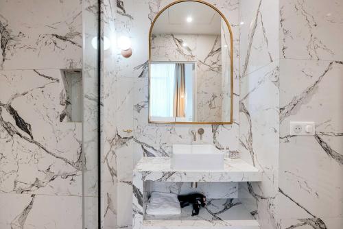 Parisian stay close to Montmartre - 2BR 8P