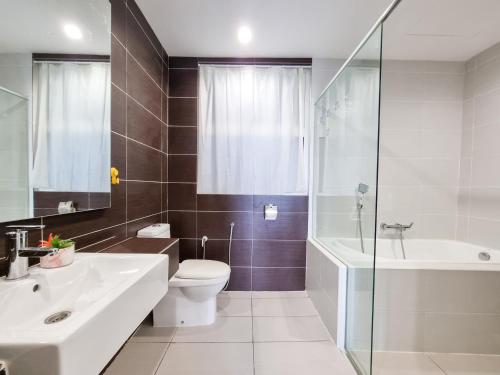 Koupelna v ubytování Encorp Marina Suites by Nest Home at Puteri Harbour