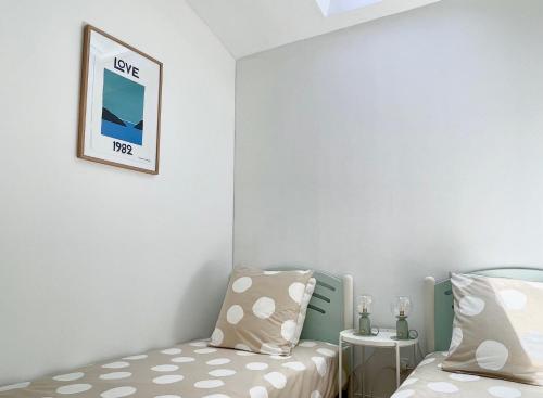 Photo de la galerie de l'établissement Villa au calme avec jardin, parking, clim, proche de tout !, à La Ciotat