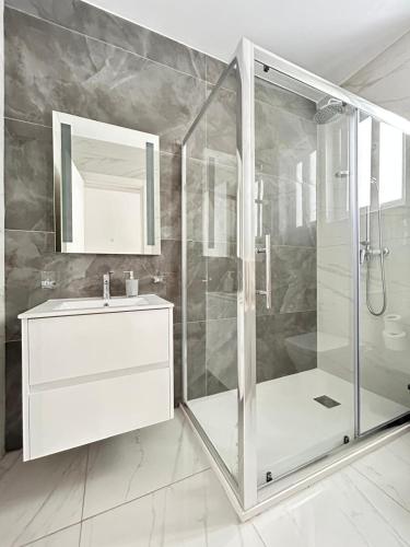 Ένα μπάνιο στο Sliema 3BR 3Bath Apartment 20