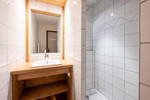 Un baño de Studio 14 - Charvin