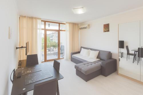 Helios Seaview Apartment