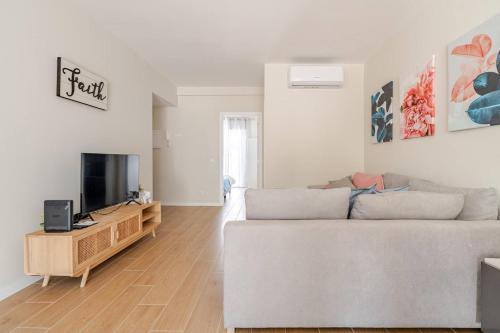 Casa Eden 2BR modern Apartment near Marina! Patio-Porch-WS-BBQ-FAST WIFI!