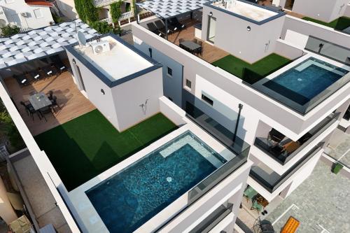 K3-Penthouse with sea view and heated pool