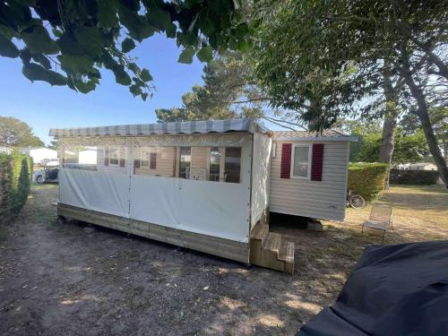 Gallery image of Mobilhome Camping Les Charmettes - Fun pass non inclus in Les Mathes