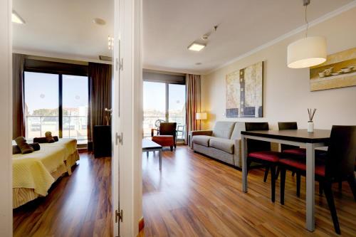 004 Sea Views 1 Bed 250m to Benalmadena Beach