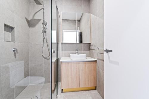 Ένα μπάνιο στο Cozy 4B Villa close to Theme Park