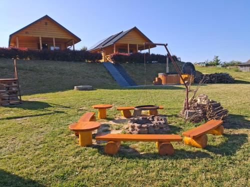 Herní místnost nebo prostor pro děti v ubytování Domki na Górce w Bukowcu nad Soliną