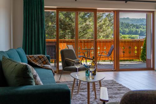 Willa i Wzgórze Jerrego Apartamenty i pokoje z widokiem na góry