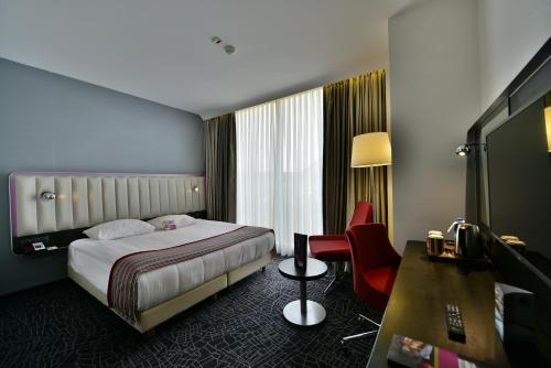 Posteľ alebo postele v izbe v ubytovaní Park Inn By Radisson Istanbul Ataturk Airport