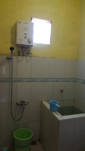 Koupelna v ubytování Darajat Homestay