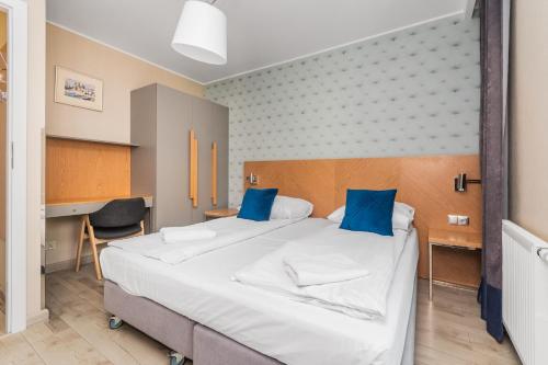 Amber Port 12A by Grand Apartments