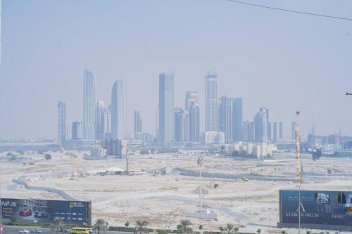 2BR Spacious Pearl with Stunning City Views - Holiday Boulevard