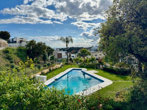 Casa de la Alegria, 3-bedroom house near Cabopino Beach & Golf, Marbella