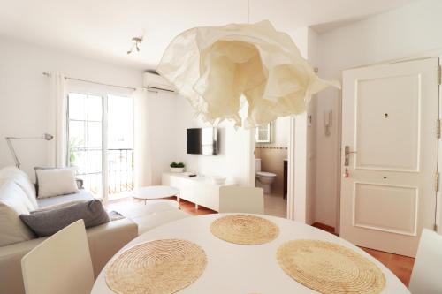 Apartamento Pescia con piscina en centro de Nerja